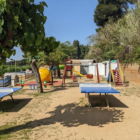 Camping Victoria Canet De Mar Exterior photo
