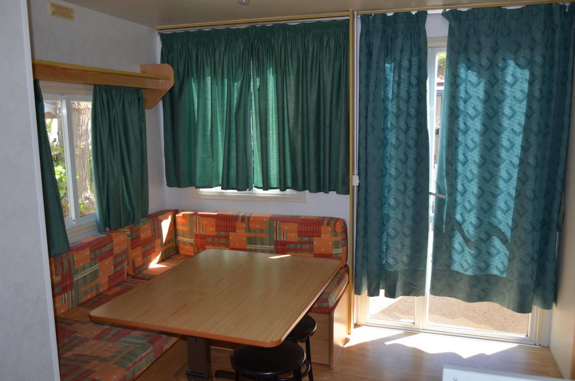 Camping Victoria Canet De Mar Exterior photo
