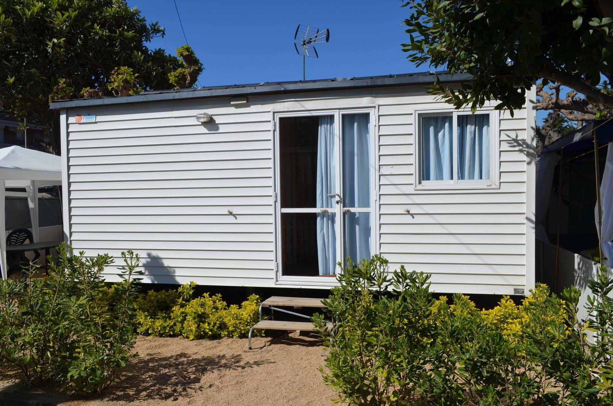 Camping Victoria Canet De Mar Exterior photo