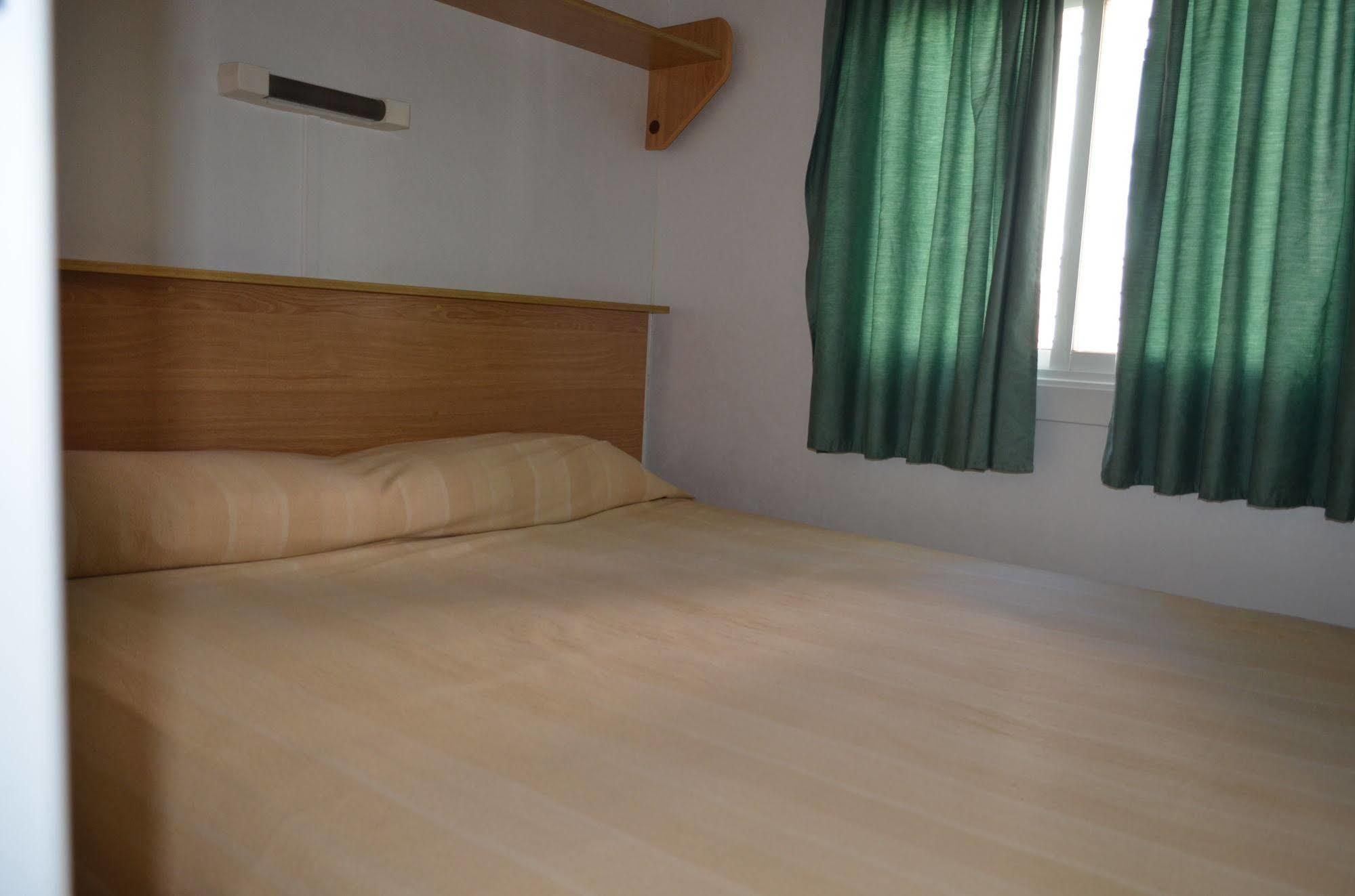 Camping Victoria Canet De Mar Exterior photo