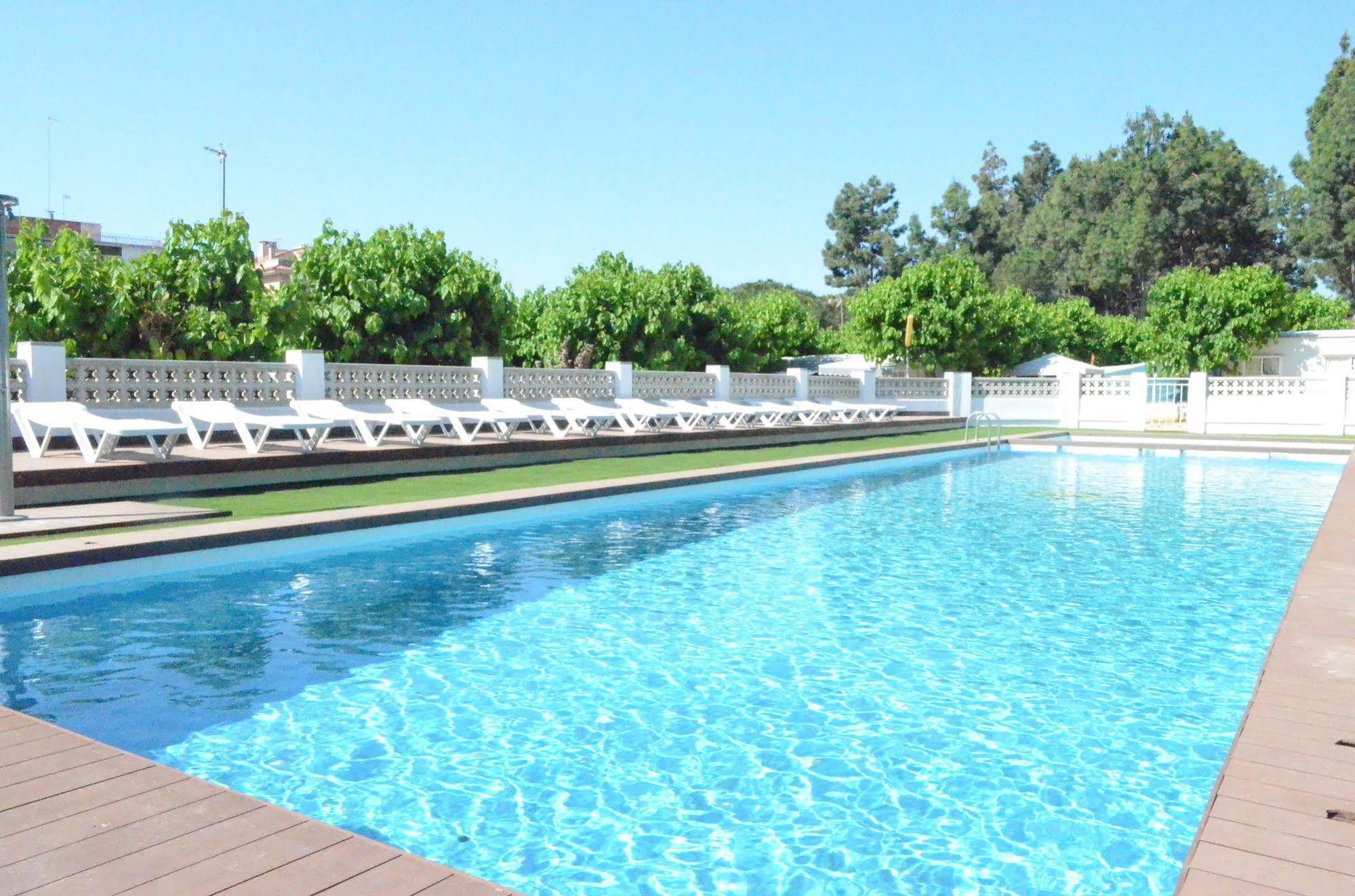 Camping Victoria Canet De Mar Exterior photo