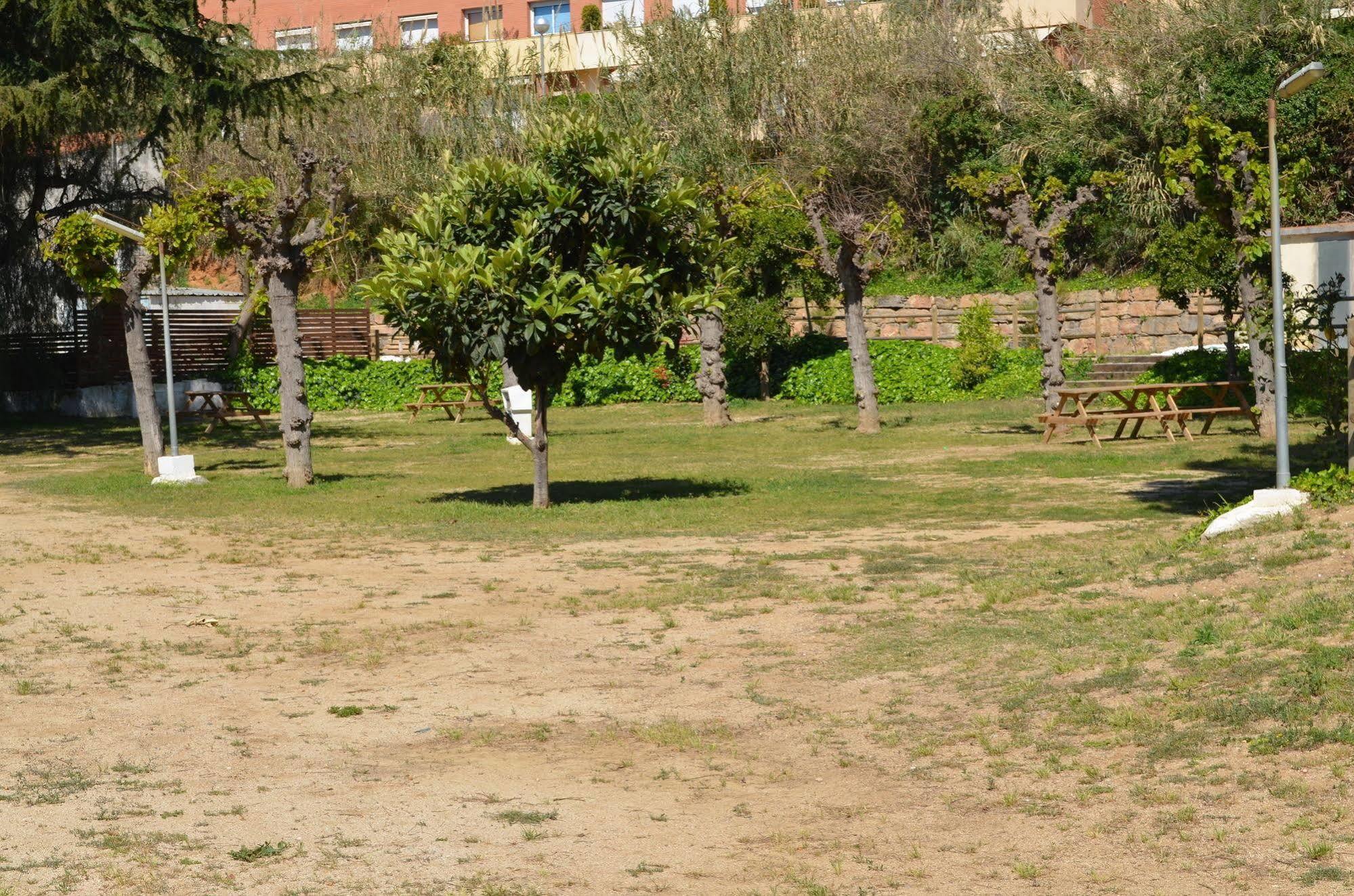 Camping Victoria Canet De Mar Exterior photo