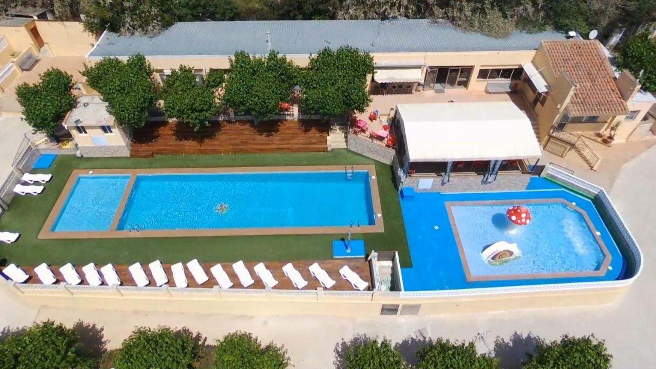Camping Victoria Canet De Mar Exterior photo