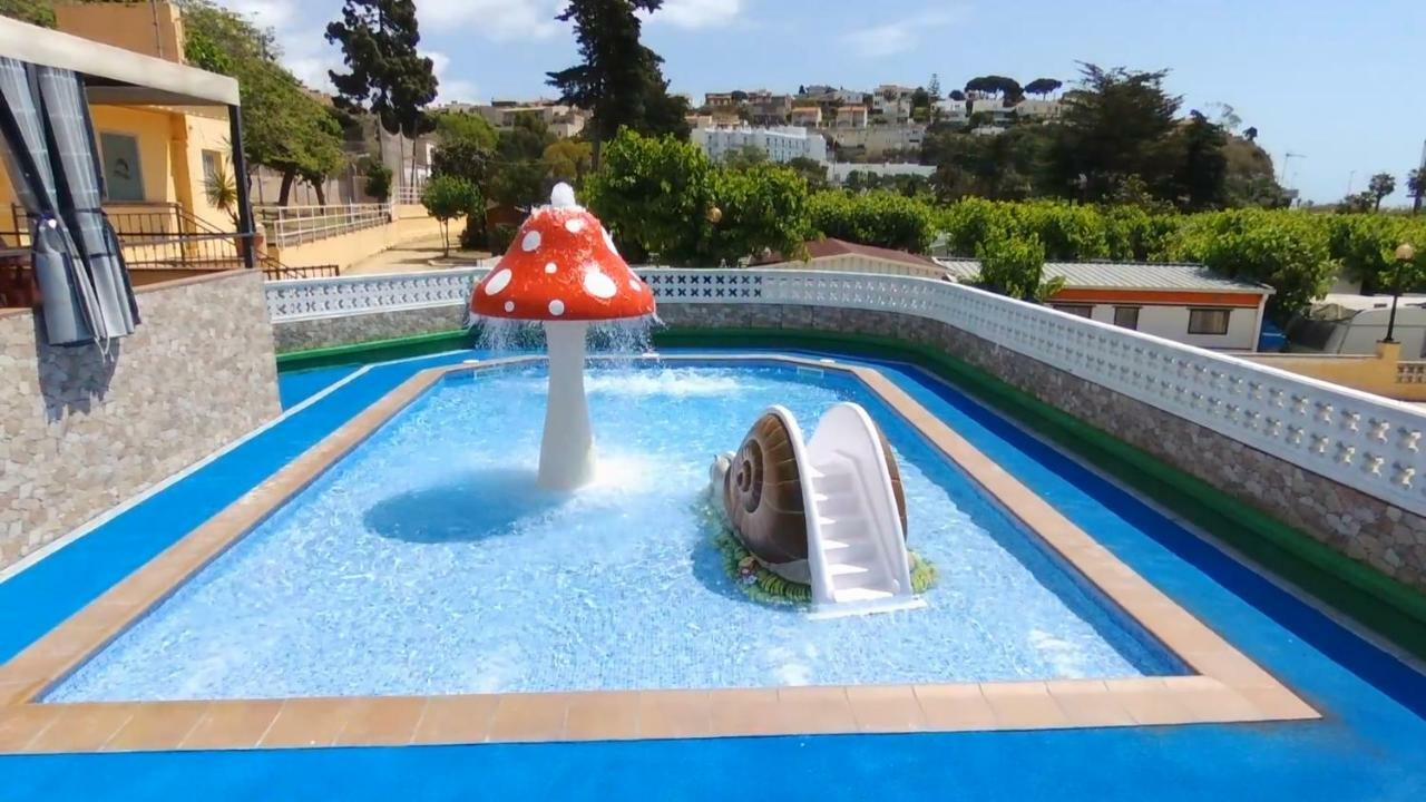 Camping Victoria Canet De Mar Exterior photo